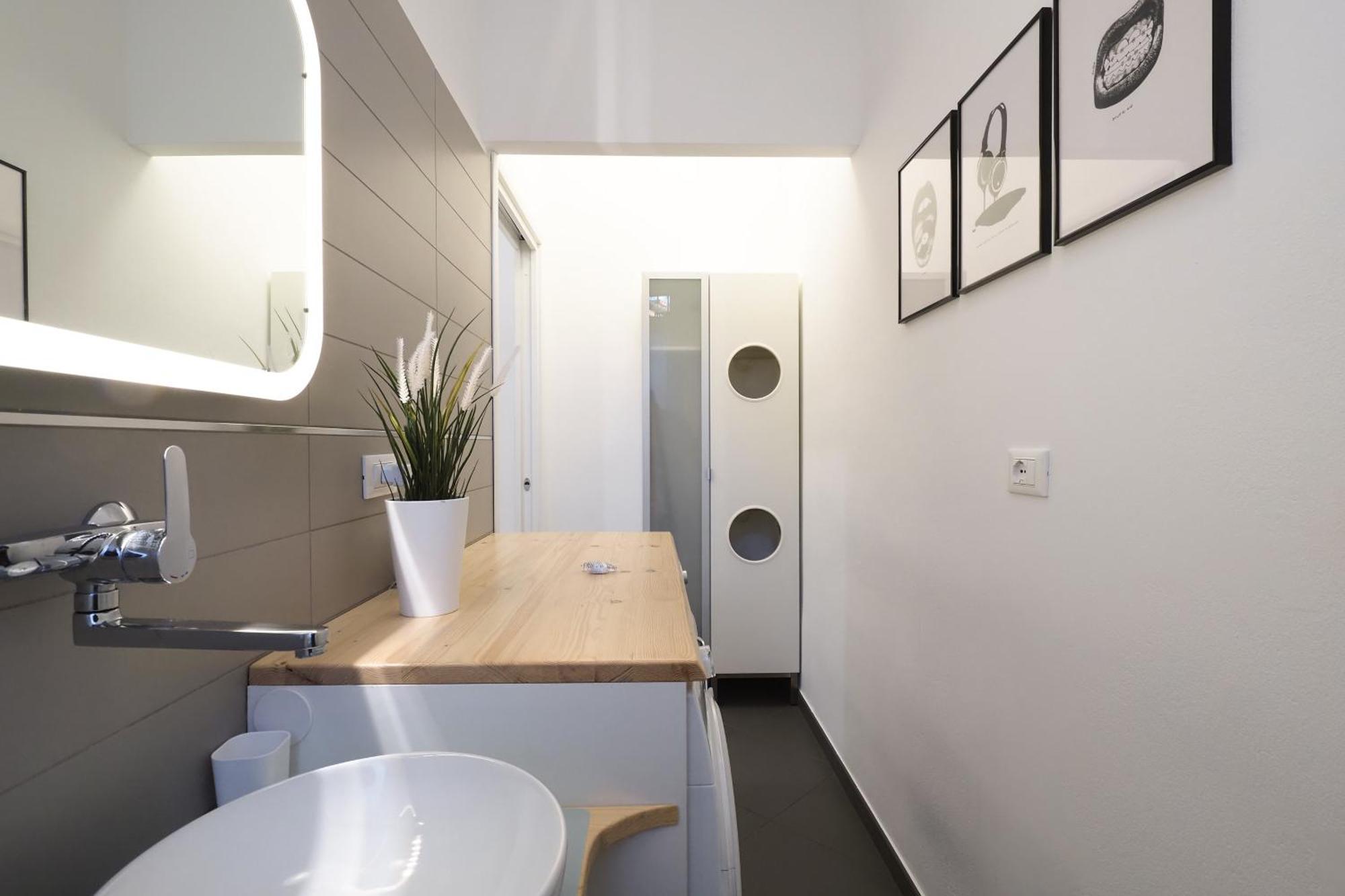 Mila Lux Lodi Apartment Милано Екстериор снимка
